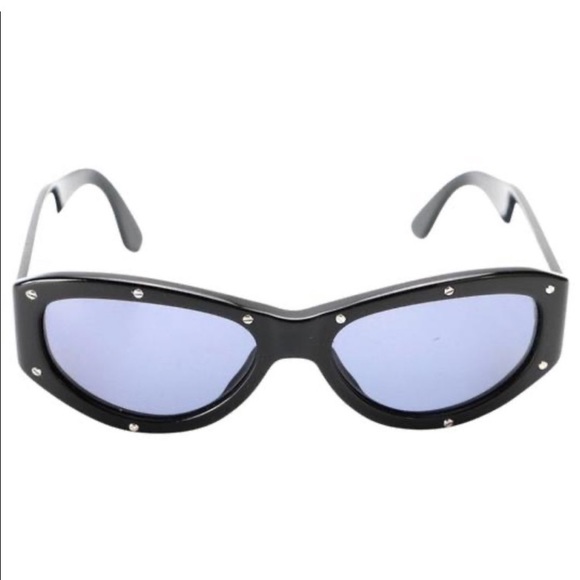 Chanel - Picture 7 of 7